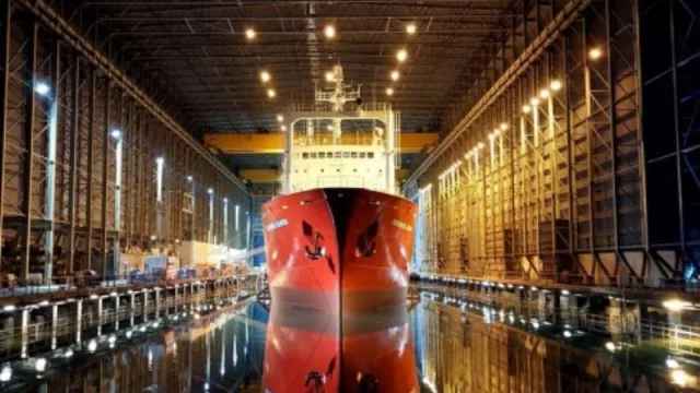 Estremar presenta su nuevo buque factoría híbrido (un hito en la tecnología sustentable nacional)