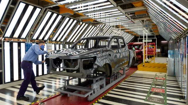 La producción de autos creció por tercer mes, con un dato clave alentador