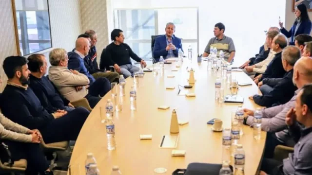 Convocan a empresas y sindicatos a unir esfuerzos por el desarrollo de Vaca Muerta