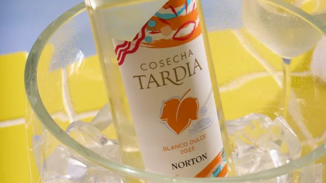 Cosecha Tardía revoluciona las redes con su etiqueta innovadora