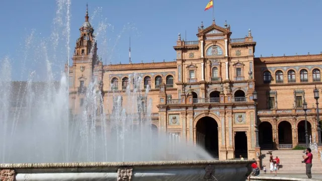 Venecia, Oporto y Sevilla, entre los destinos más asequibles para el puente de mayo, según Kayak
