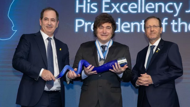 Qué son los “Acuerdos de Isaac” que Milei promueve para acercar Israel a Latinoamérica (y qué es el Premio Génesis que recibió)