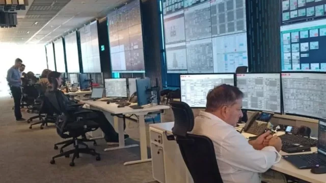 YPF inauguró una nueva sala de operaciones en tiempo real en el Complejo Industrial La Plata