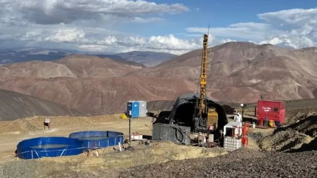 Mogotes Metals confirmó un hallazgo de oro y cobre de gran escala en San Juan