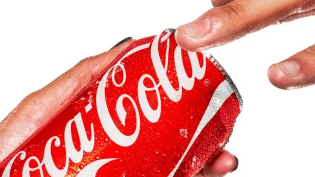 Coca Cola, el hackeo perceptivo: cromática de alta vibración, priming afectivo (¿Qué es un debranding?)