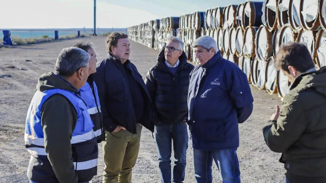 Río Negro avanza como puerta de salida del GNL de Vaca Muerta con la llegada de 3.340 caños