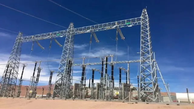 El Gobierno obliga a los nuevos grandes consumidores eléctricos a incorporar generación propia